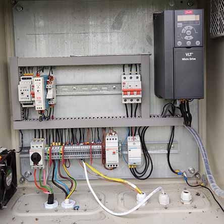 Ремонт автоматики и настройка частотного преобразователя Danfoss VLT Micro Drive FC 51 1,5кВт в шкафе управления AKN Hydro Control-LT скважинным насосом Speroni SPT 400-15 в Ревном Бориспольского района Киевской области