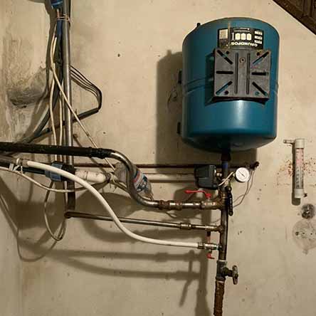 Ремонт автоматики глубинного скважинного насоса Forwater (Akwa Pump) 3QJD 115 и обслуживание мембранного бака GRUNDFOS в частном доме в с. Кучаков Бориспольского района Киевской области
