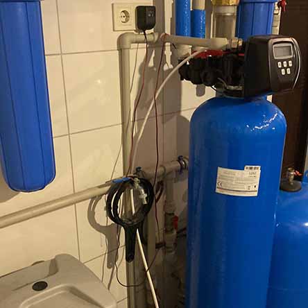 Сервисное обслуживание фильтра комплексной очистки воды Ecosoft FK1252CIMIXA с клапаном Clack WS1 CI от железа и солей жесткости из скважины в частном доме в с. Рожевка Броварского района Киевской области