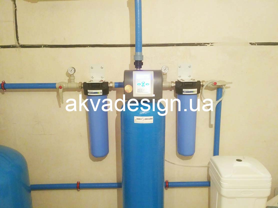 Установка фильтра от железа, сероводорода, марганца и солей жесткости из скважины на даче  в Неграшах Киевской области
