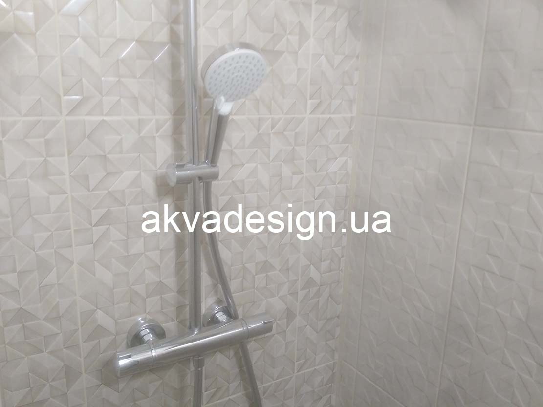 Установка и монтаж душевой системы HANSGROHE CROMETTA E 240 1jet Showerpipe в частном доме в поселке Петропавловское Киевской области