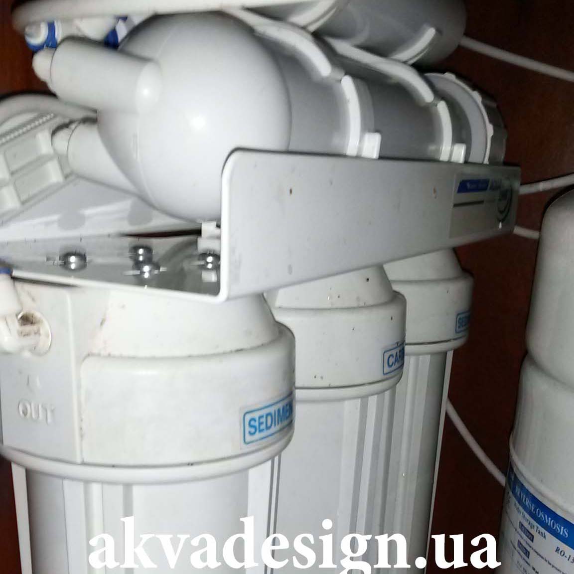 Замена картриджей в осмосe Аквалайн (Aqua Line) в Киеве на Оболони