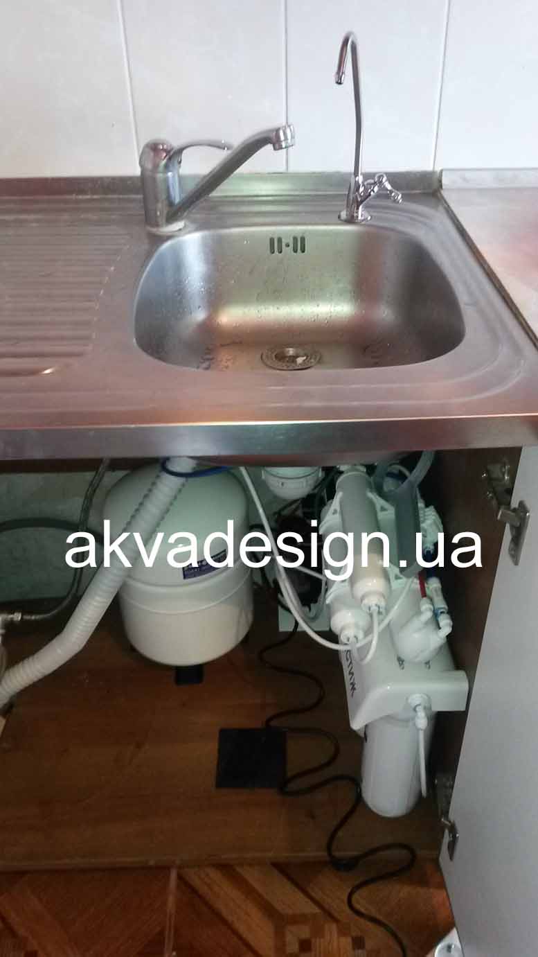 Ремонт фильтра для воды обратного осмоса Гейзер Престиж с помпой и минерализатором в Золоче Киевской области