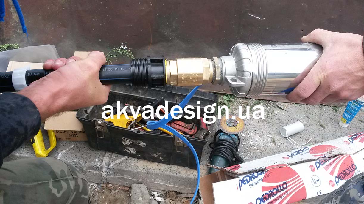 Установка насоса скважины Pedrollo 4SR2/20PD в селе Мощун Киевской области