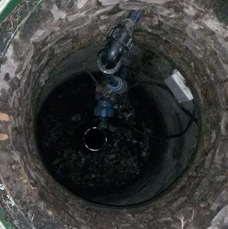 Достать оборвавшийся насос Grundfos SQ 3-95 в Романкове Киевской области
